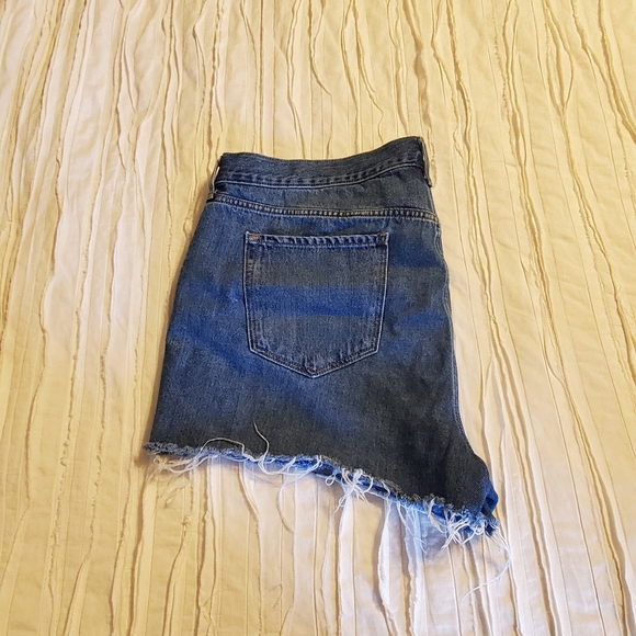 Cut-off denim shorts - Picture 4 of 4